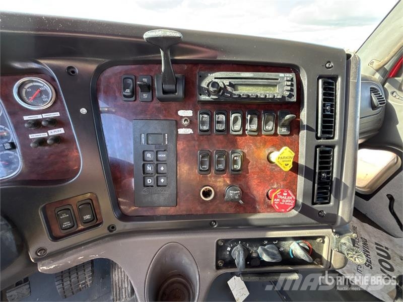 Freightliner M2 10329 L 5311 psi 4x4 Sleeper Pressure Truck Autre camion