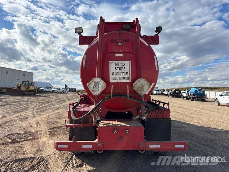 Freightliner M2 10329 L 5311 psi 4x4 Sleeper Pressure Truck Autre camion