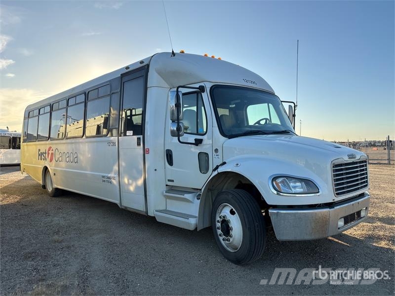 Freightliner M2 106 Мини бусове