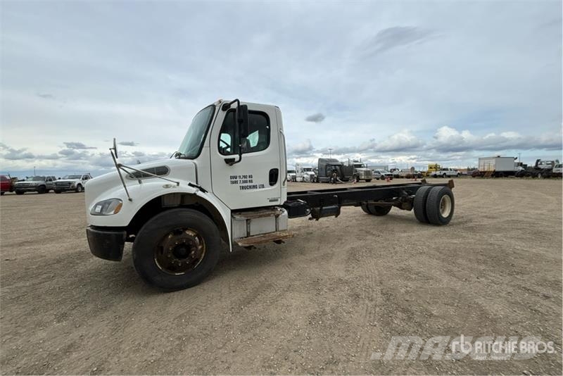 Freightliner M2 106 Kabine i unutrašnjost
