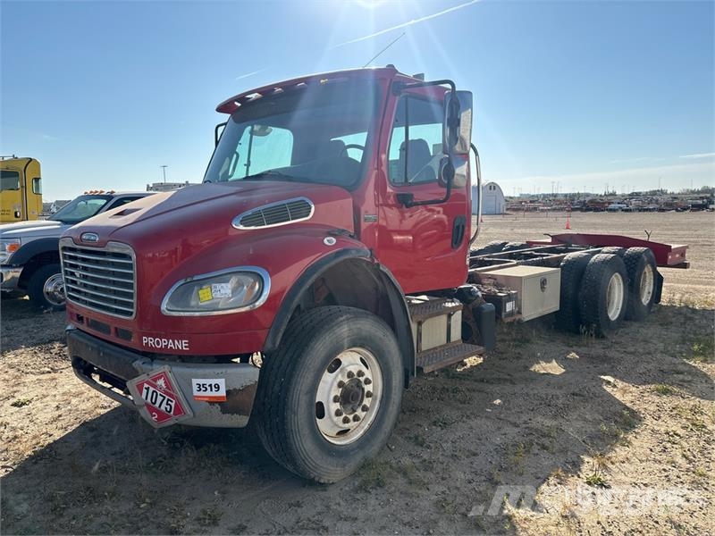 Freightliner M2 106 كابينة والداخلية