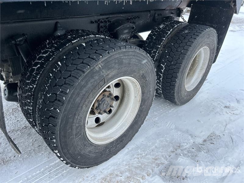 Freightliner M2 106 Kiper tovornjaki