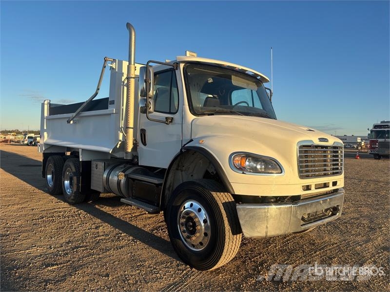 Freightliner M2 106 Camion ribaltabili