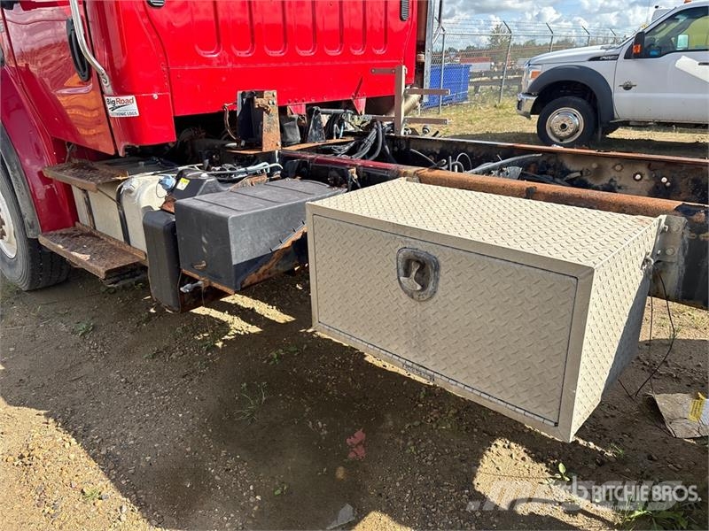 Freightliner M2 106 Cabinas