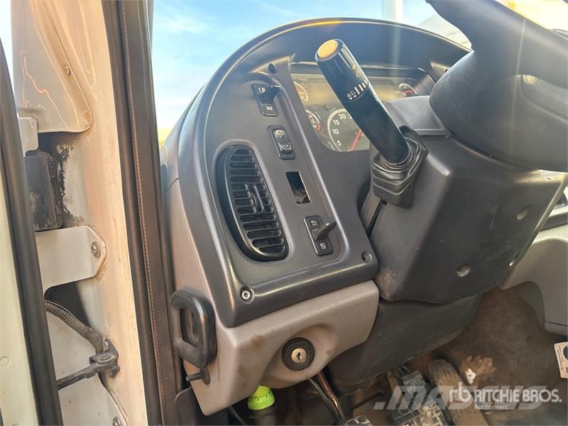 Freightliner M2 106 Cabins and interior