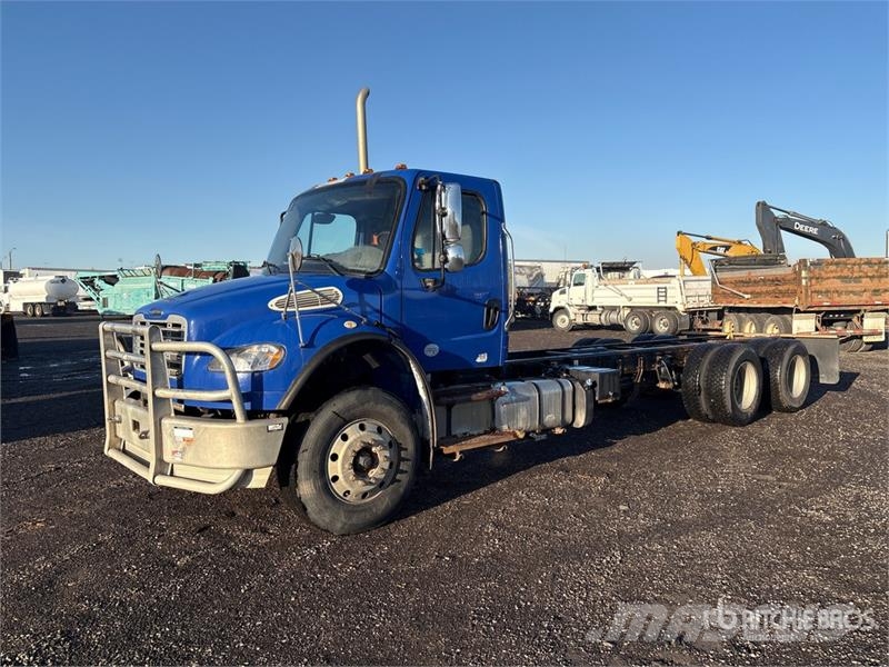 Freightliner M2 106 Hytter och interiör