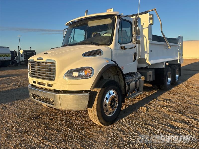Freightliner M2 106 Camion ribaltabili