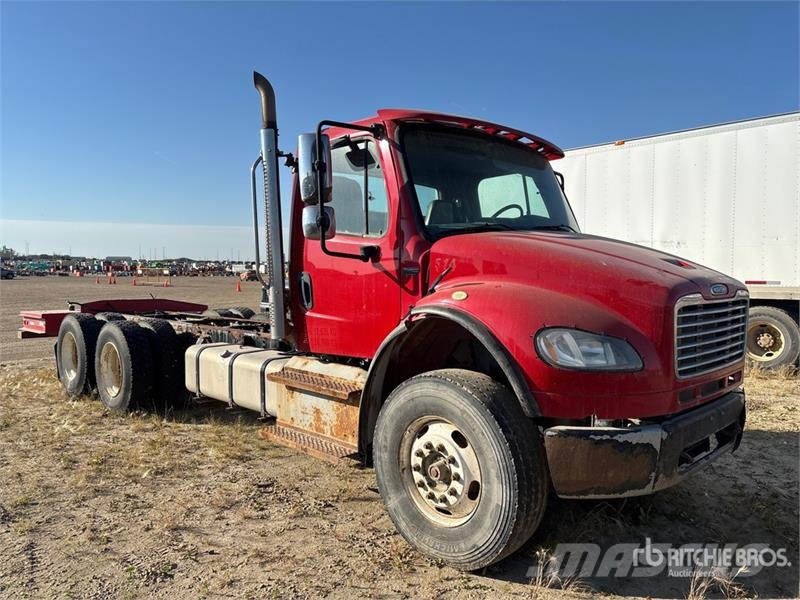 Freightliner M2 106 كابينة والداخلية