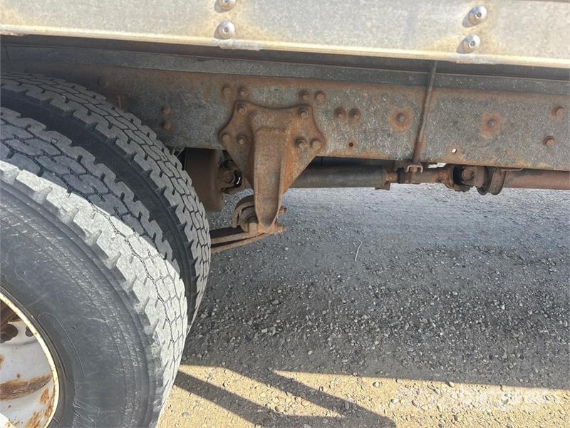 Freightliner M2 106 Фургони