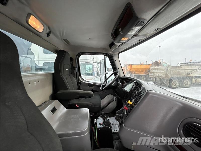 Freightliner M2 106 Kiper tovornjaki