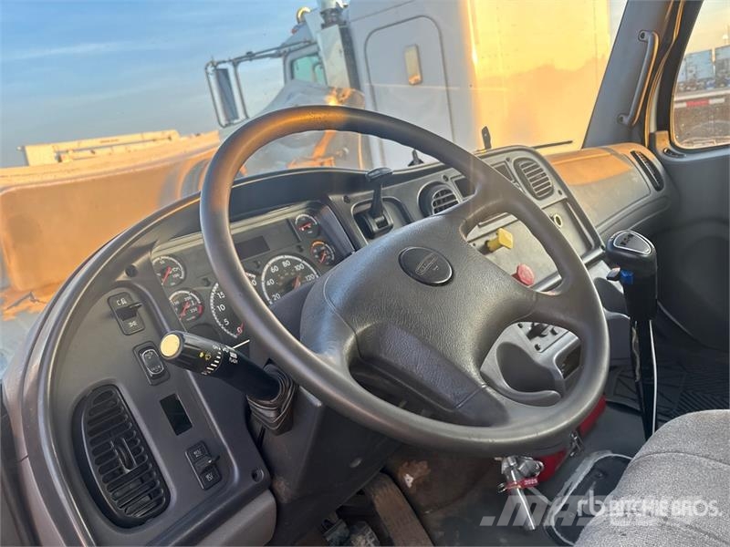 Freightliner M2 106 Cabins and interior
