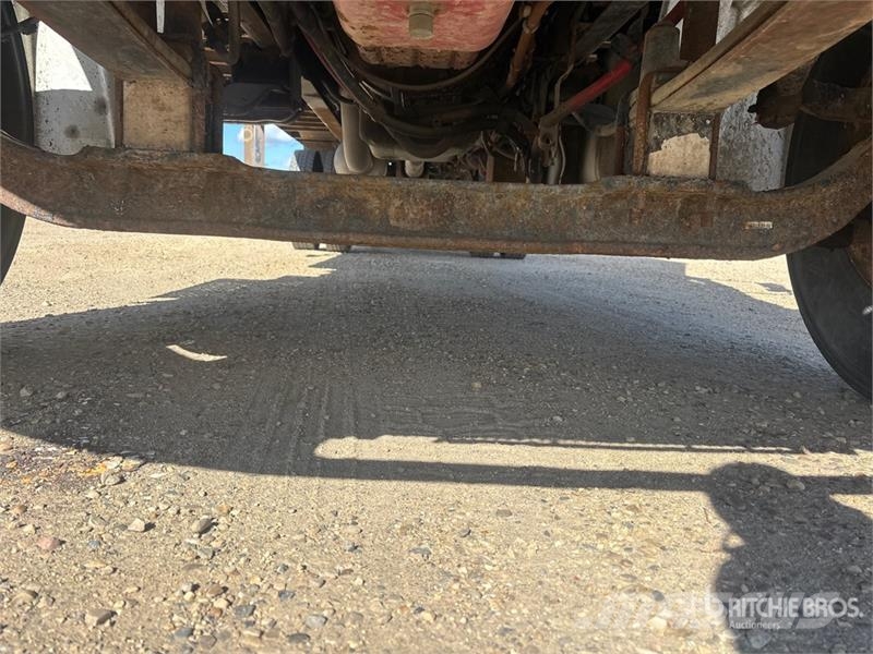Freightliner M2 106 Фургони