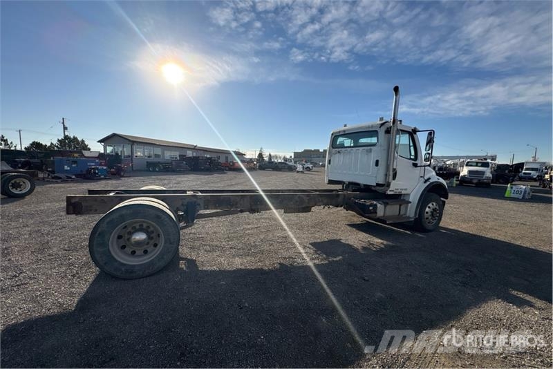 Freightliner M2 106 Kabine i unutrašnjost