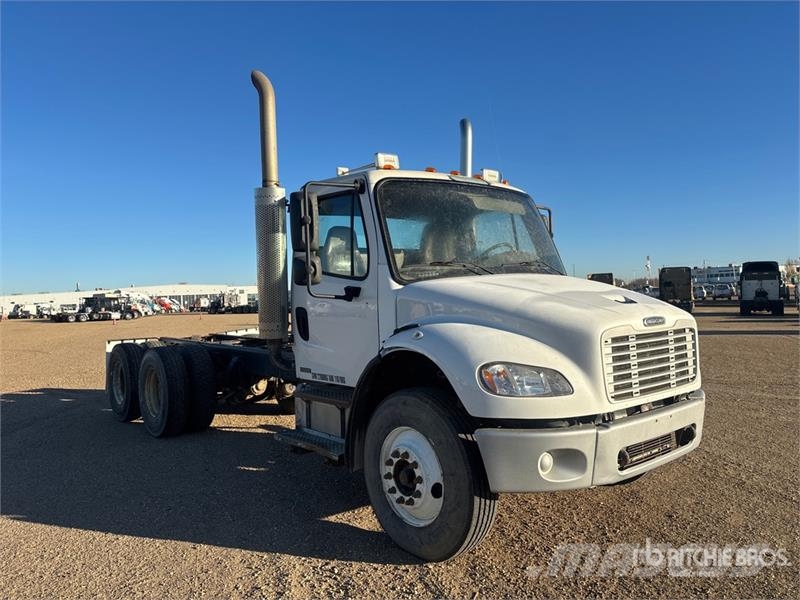 Freightliner M2 106 Cabine e interni