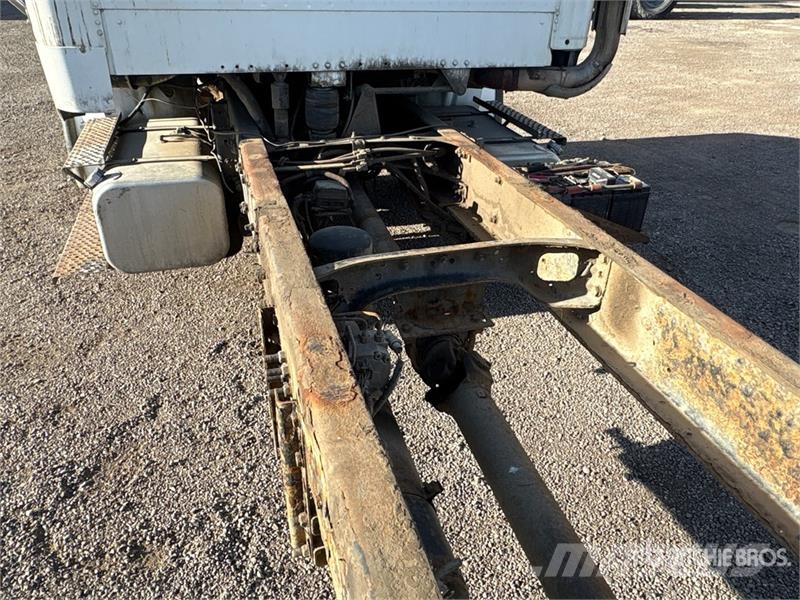 Freightliner M2 106 Kabine i unutrašnjost