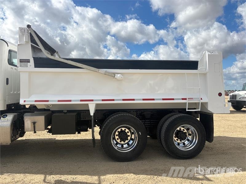 Freightliner M2 106 Грузовики-Самосвалы