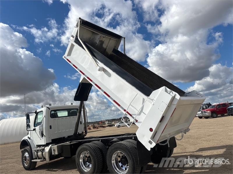 Freightliner M2 106 Грузовики-Самосвалы