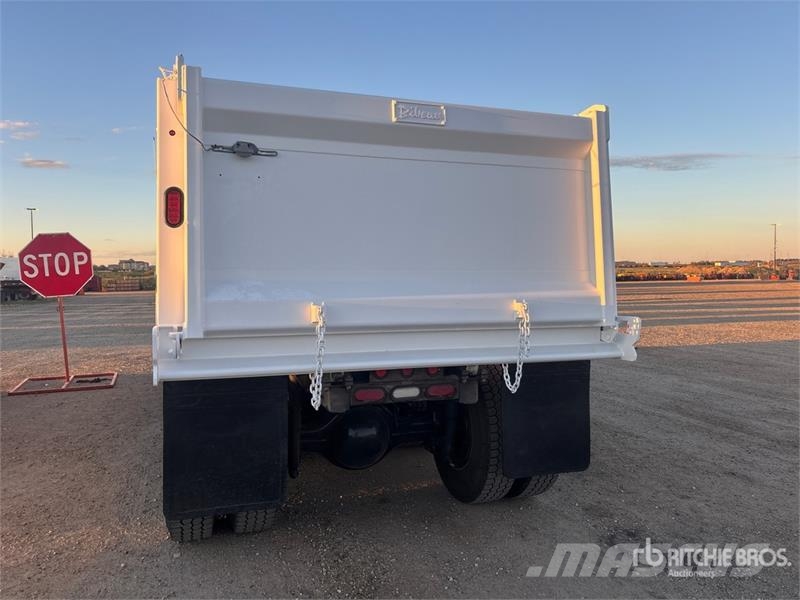 Freightliner M2 106 Camion ribaltabili
