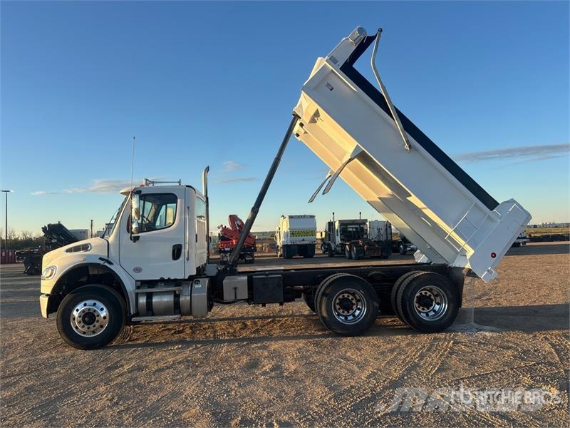 Freightliner M2 106 Camion ribaltabili