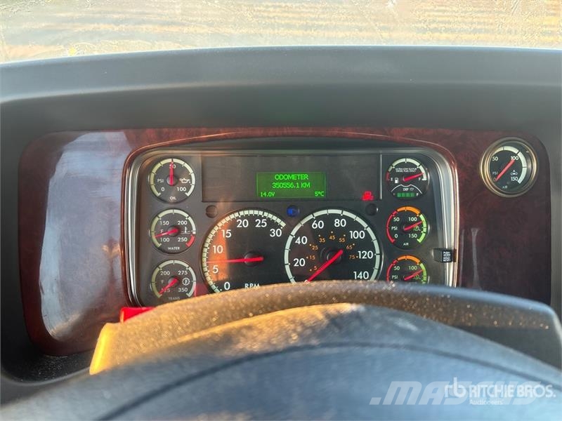 Freightliner M2 106 Camion ribaltabili