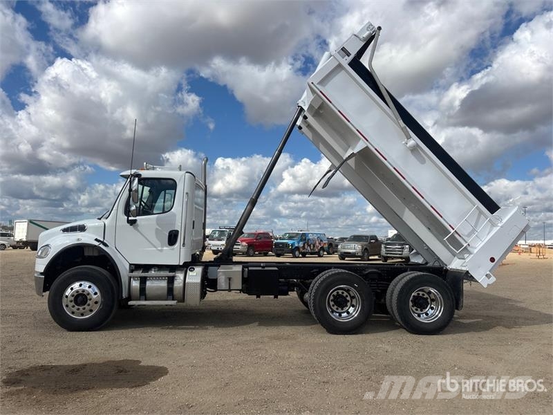 Freightliner M2 106 Грузовики-Самосвалы
