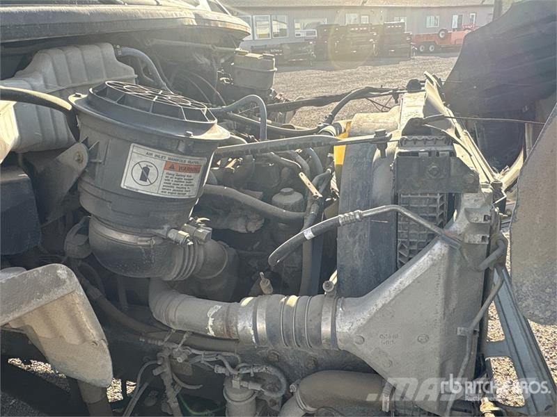 Freightliner M2 106 Kabine i unutrašnjost