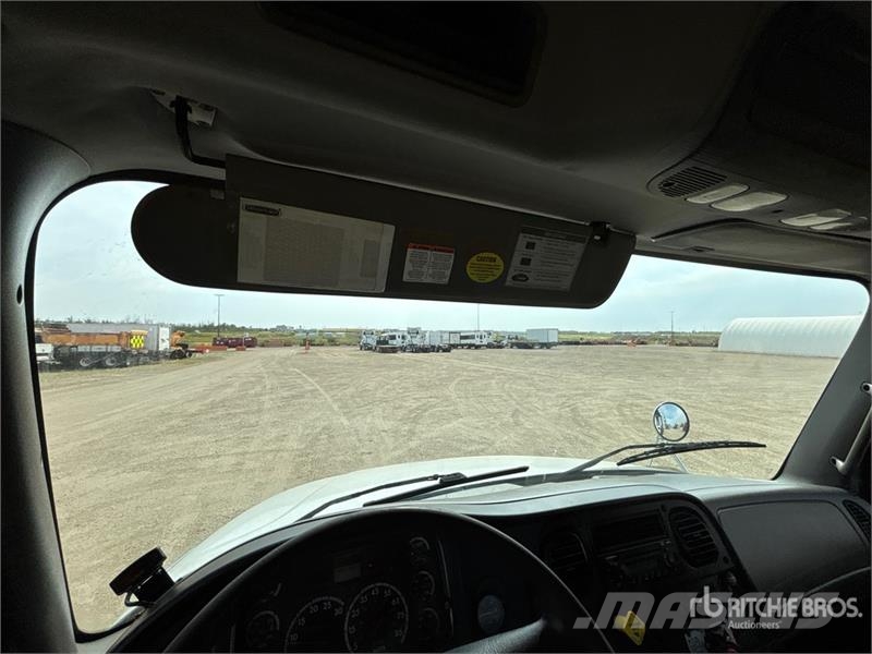 Freightliner M2 106 Hinausautot