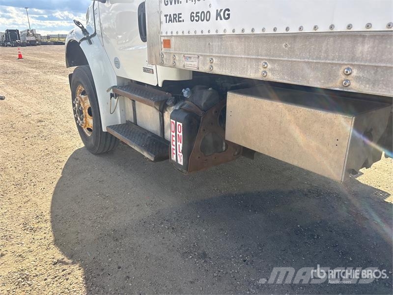 Freightliner M2 106 Фургони
