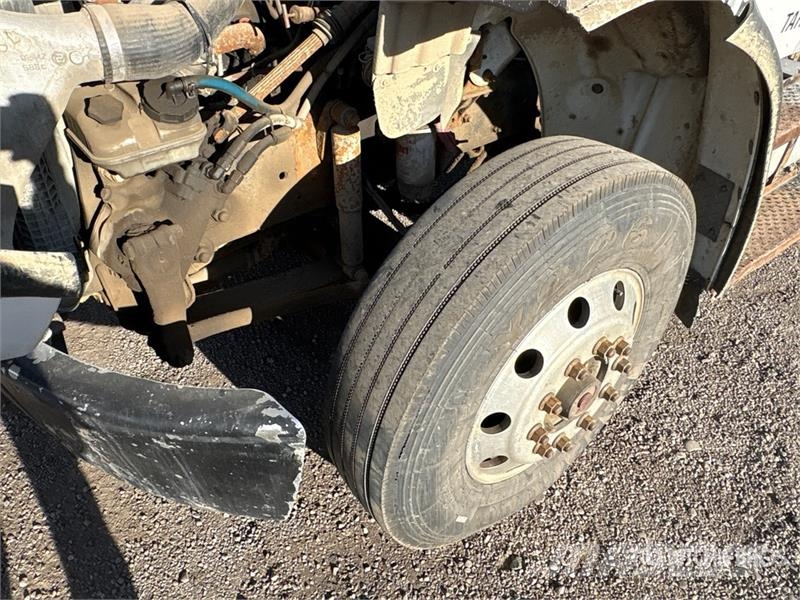 Freightliner M2 106 Kabine i unutrašnjost