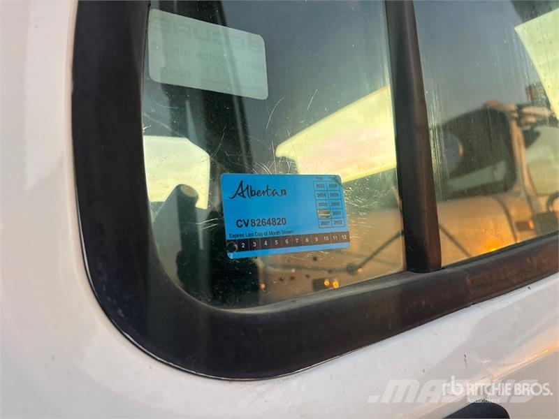 Freightliner M2 106 Cabins and interior