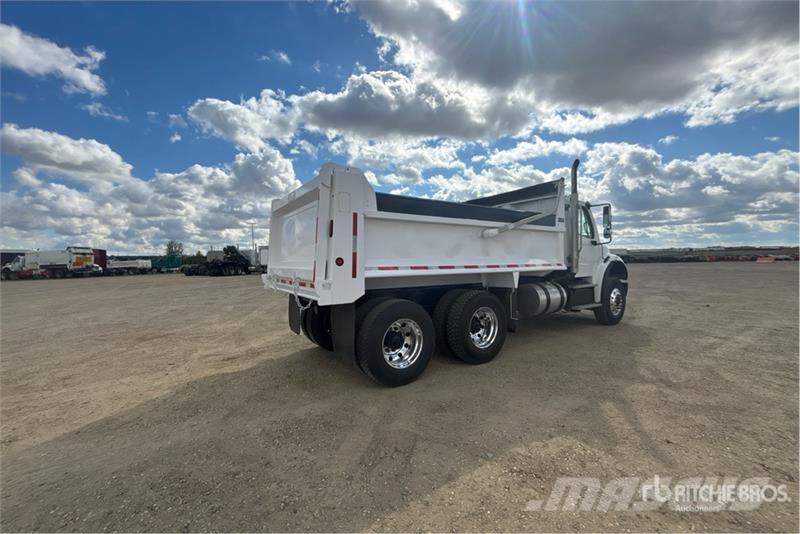 Freightliner M2 106 Грузовики-Самосвалы
