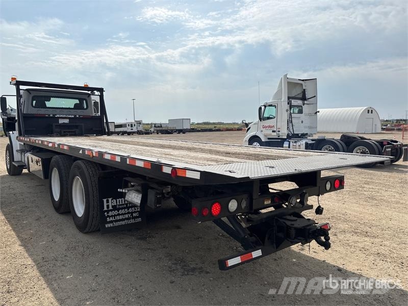 Freightliner M2 106 Hinausautot