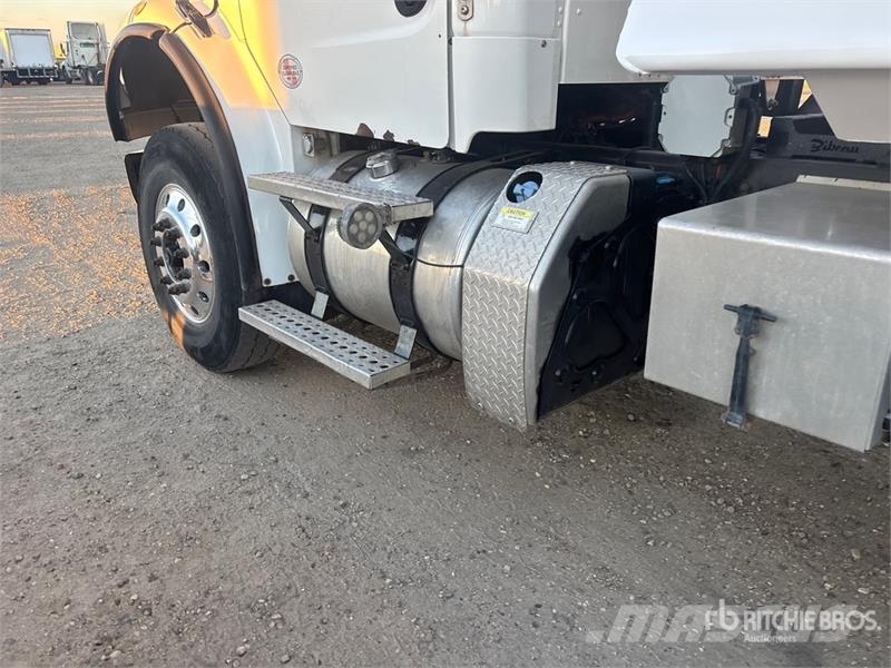 Freightliner M2 106 Camion ribaltabili
