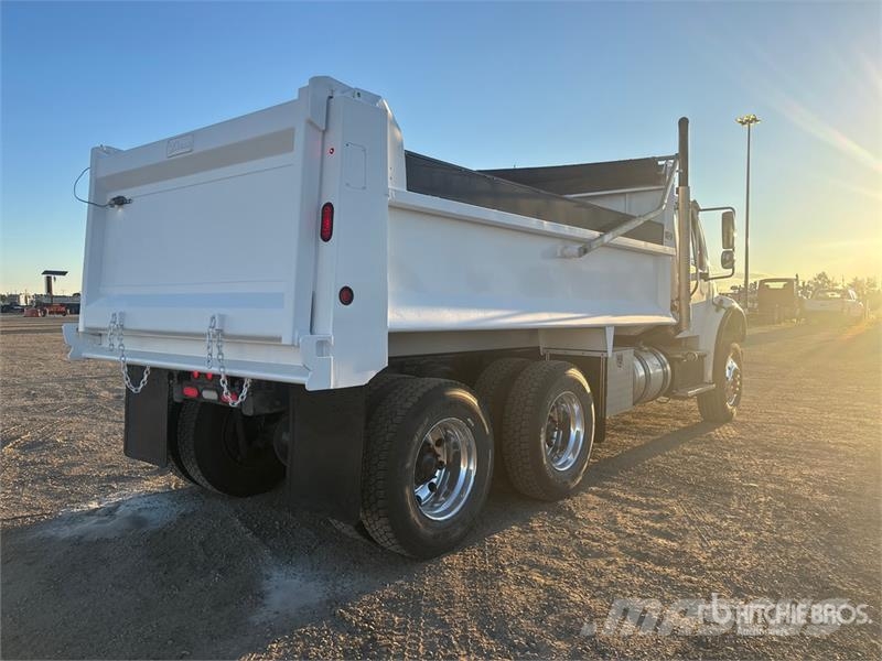 Freightliner M2 106 Camion ribaltabili