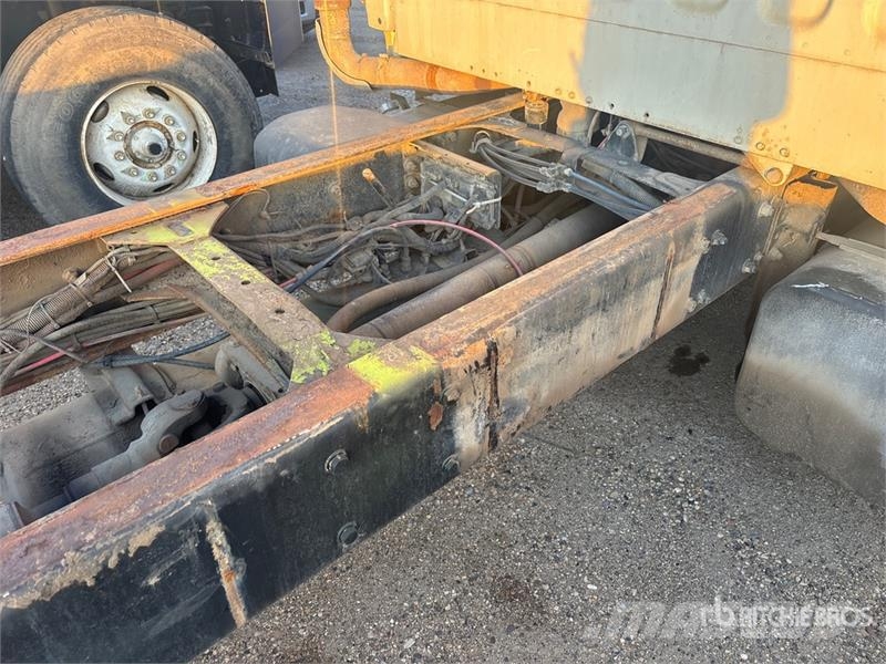 Freightliner M2 106 Cabins and interior