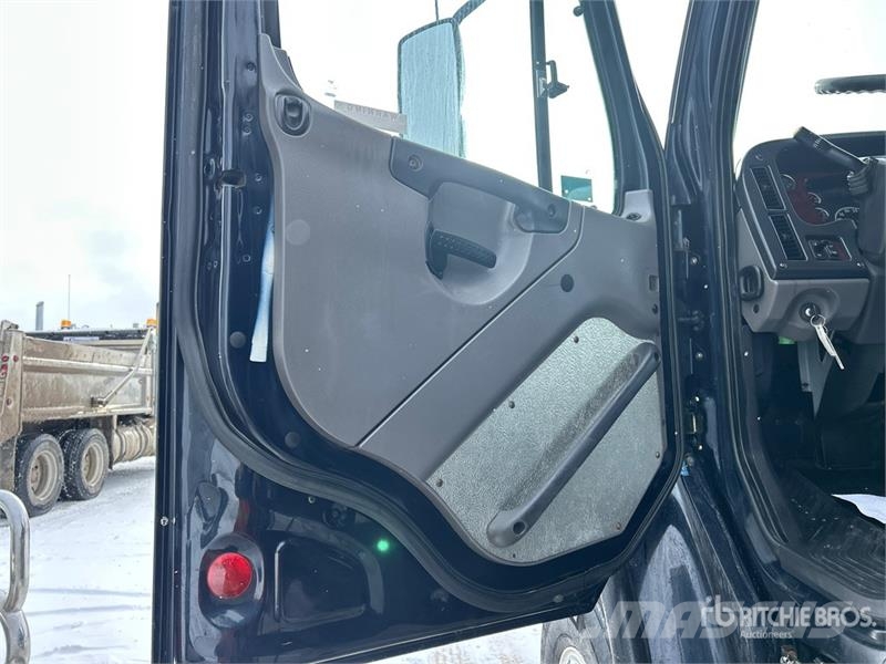 Freightliner M2 106 Kiper tovornjaki