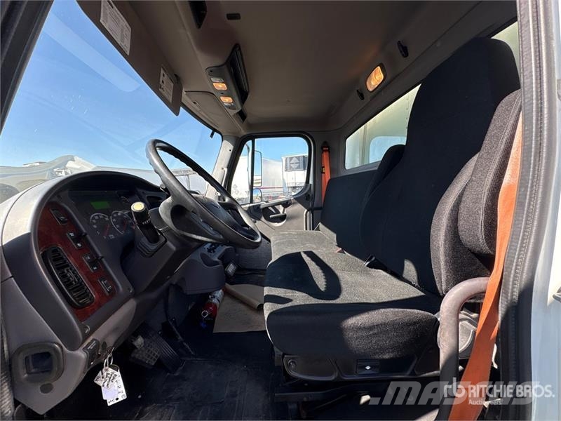 Freightliner M2 106 Tovornjaki hladilniki