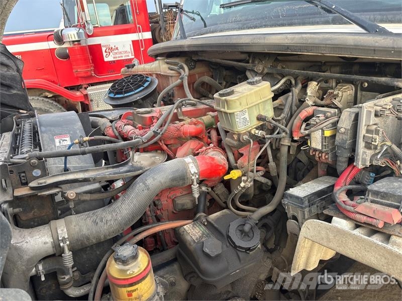 Freightliner M2 106 Kravas automašīnas - refrižeratori