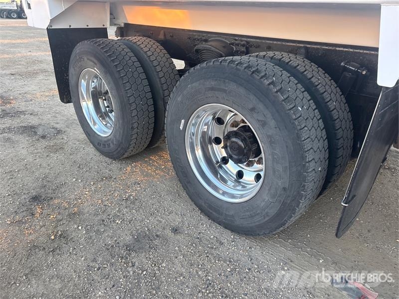 Freightliner M2 106 Camion ribaltabili