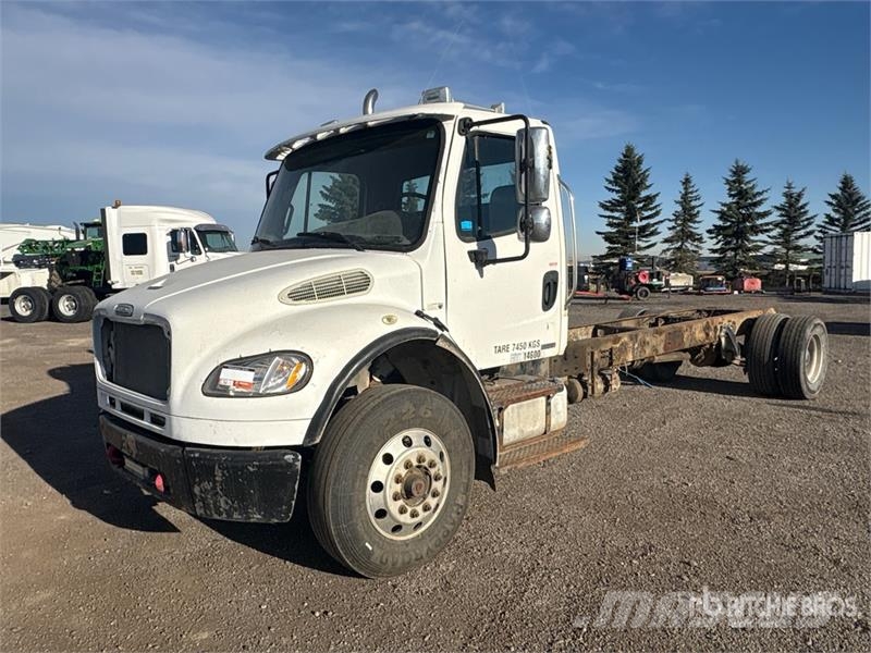 Freightliner M2 106 Kabine i unutrašnjost