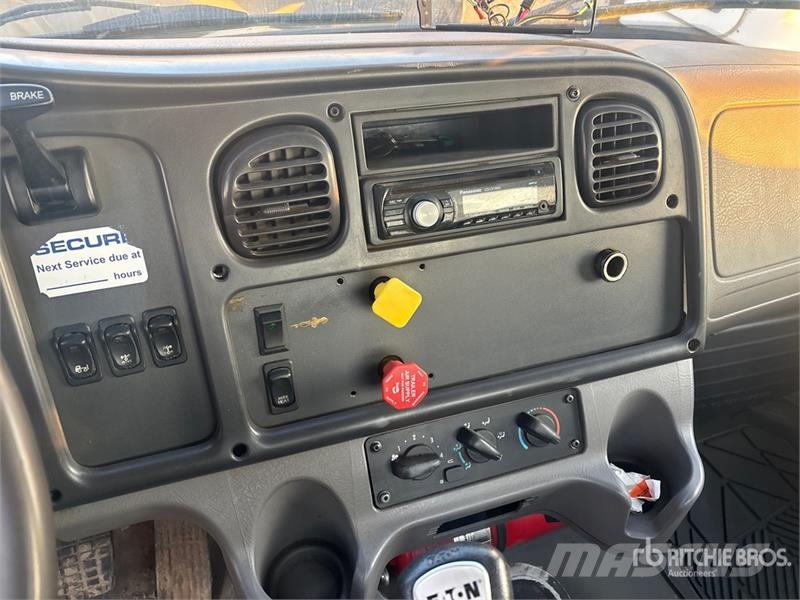 Freightliner M2 106 Cabins and interior