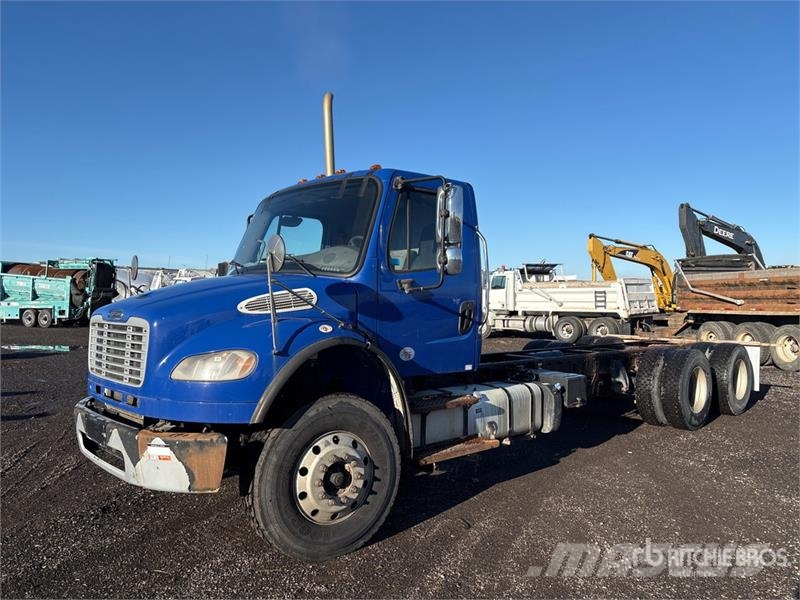 Freightliner M2 106 Hytter och interiör