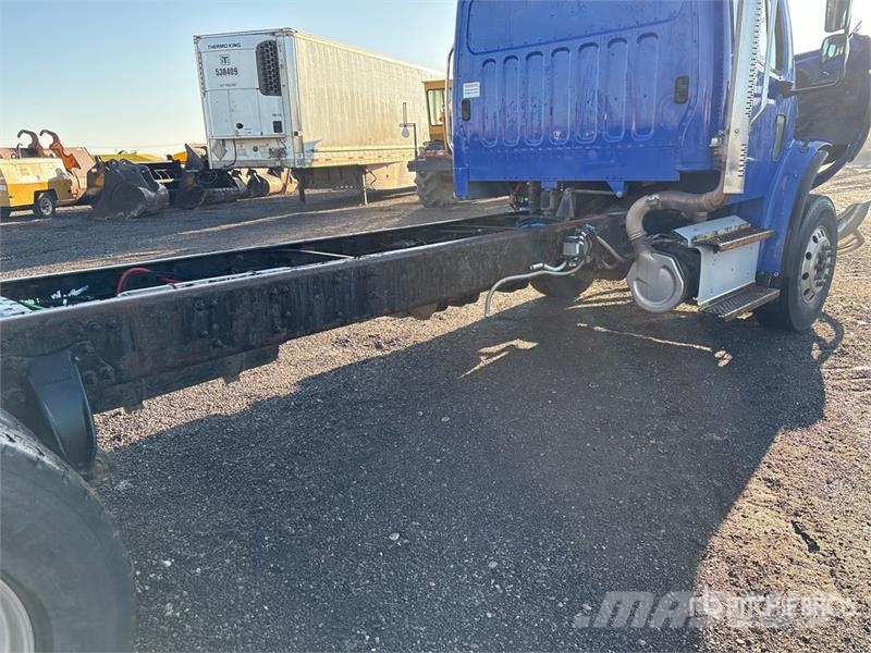 Freightliner M2 106 Hytter och interiör