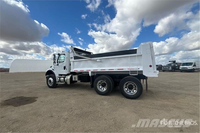 Freightliner M2 106 Грузовики-Самосвалы
