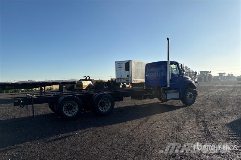 Freightliner M2 106 Hytter och interiör