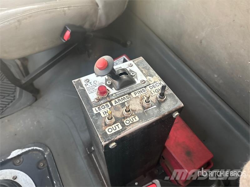 Freightliner M2 106 Cabins and interior