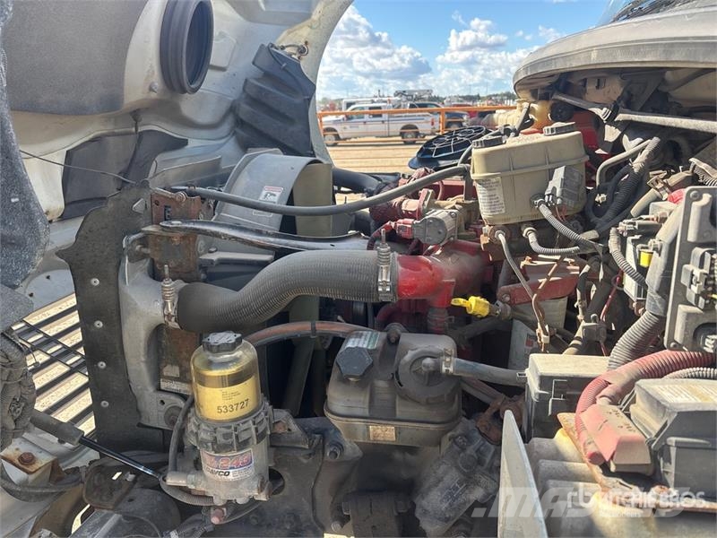 Freightliner M2 106 Фургони