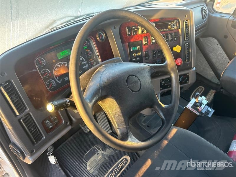 Freightliner M2 106 Camion ribaltabili