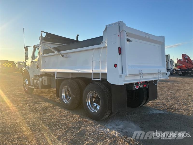 Freightliner M2 106 Camion ribaltabili