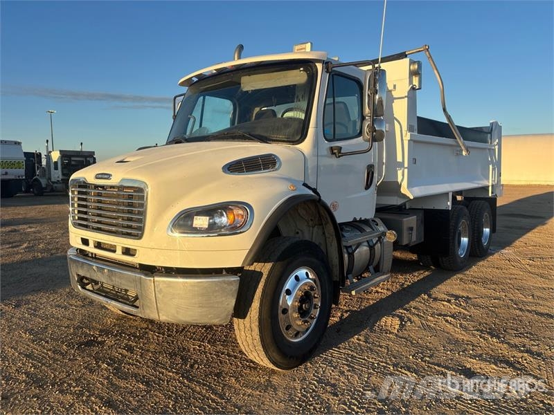 Freightliner M2 106 Camion ribaltabili